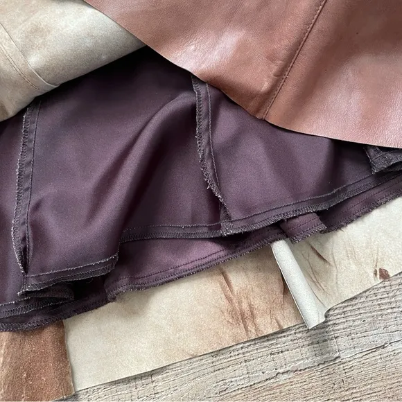 Leather A-Line Pleated Skirt Neutral Tan Size 6 VINTAGE by Jose Luis