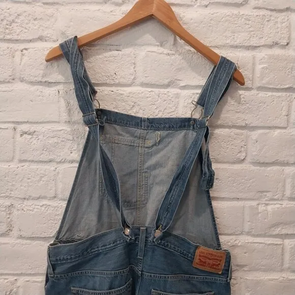 Levis Denim Jean Overall Pants Womens Medium 6 Blue Pockets Medium Rinse L 26.