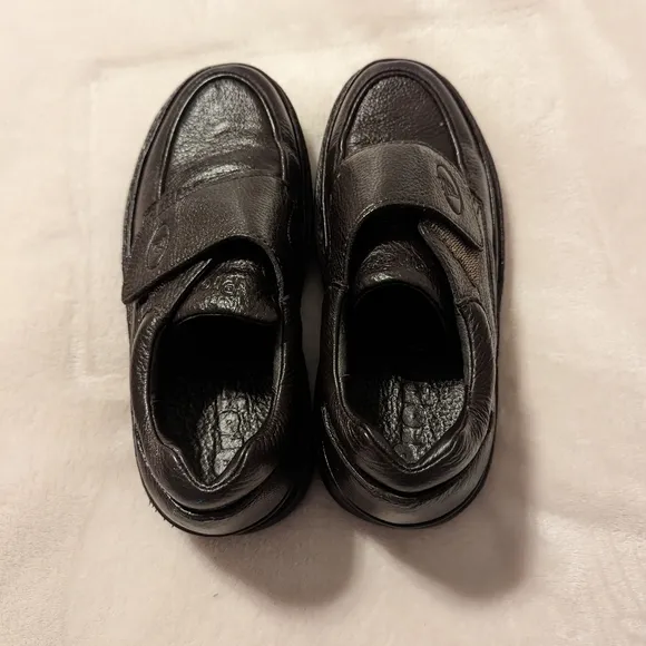 Life Walker Strap Men's Shoes Propet
