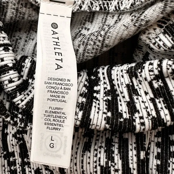 Like New: ATHLETA Flurry Peak Long Sleeve Top Turtleneck Base Layer Black Large