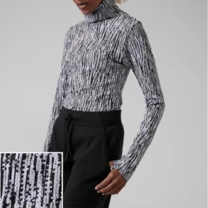 Like New: ATHLETA Flurry Peak Long Sleeve Top Turtleneck Base Layer Black Large