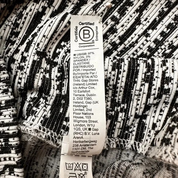 Like New: ATHLETA Flurry Peak Long Sleeve Top Turtleneck Base Layer Black Large