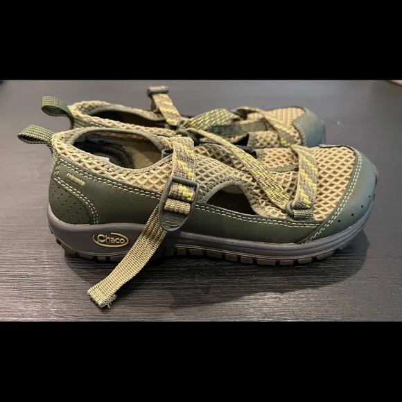 Like New CHACO Odyssey Kids Youth size 3