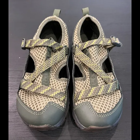 Like New CHACO Odyssey Kids Youth size 3