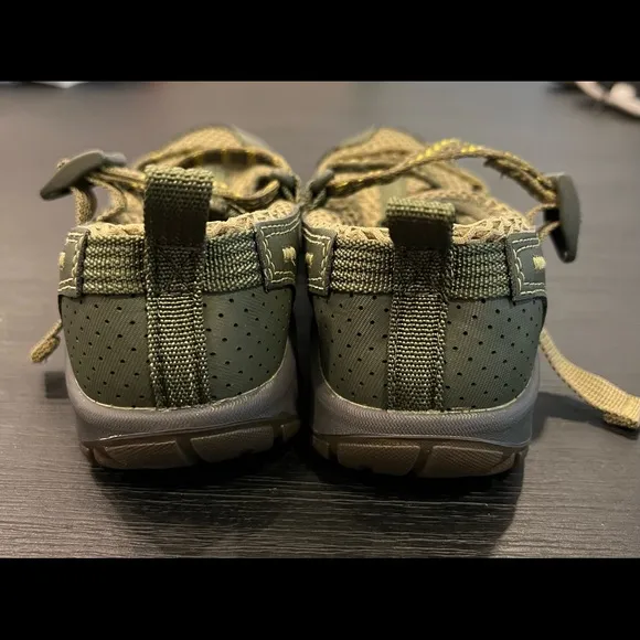 Like New CHACO Odyssey Kids Youth size 3