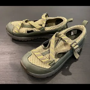 Like New CHACO Odyssey Kids Youth size 3