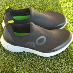*like new* OOFOS sport low woman’s shoe size 9