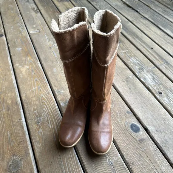 Like New Timberland Brown Leather Knee High Snow Boots 25669M in Women's US 8.5