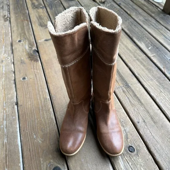 Like New Timberland Brown Leather Knee High Snow Boots 25669M in Women's US 8.5