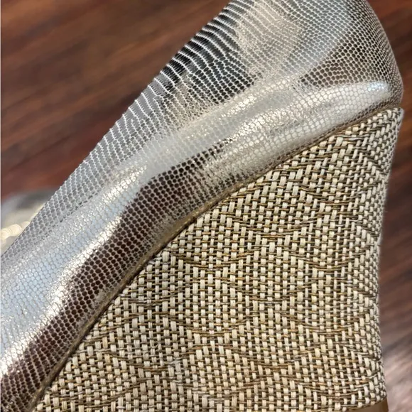 Lilly Pulitzer Resort Chic Peep Toe Gold Cork Wedge Heel Sz 6.5