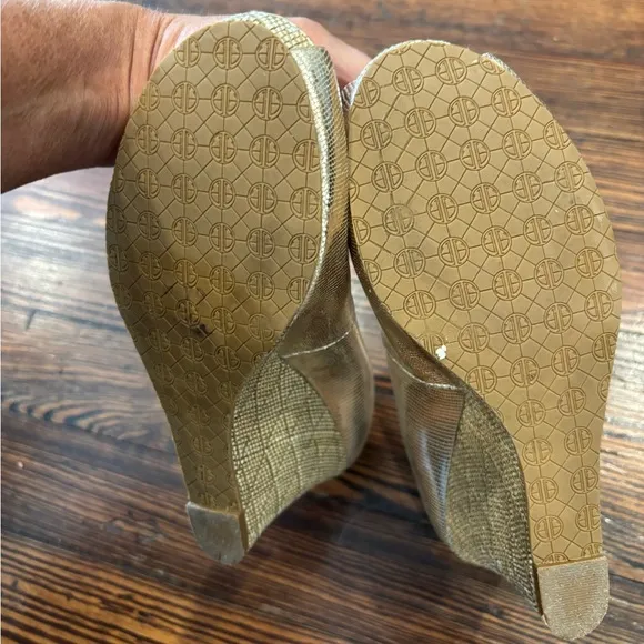 Lilly Pulitzer Resort Chic Peep Toe Gold Cork Wedge Heel Sz 6.5
