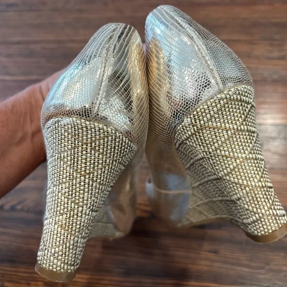 Lilly Pulitzer Resort Chic Peep Toe Gold Cork Wedge Heel Sz 6.5