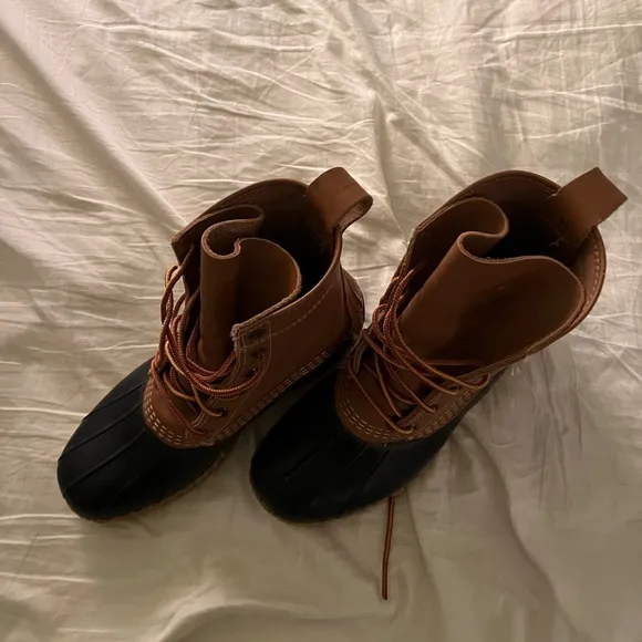 L.L. Bean woman’s bean boots 🥾 size 9