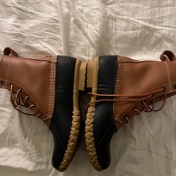 L.L. Bean woman’s bean boots 🥾 size 9