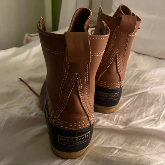 L.L. Bean woman’s bean boots 🥾 size 9