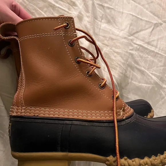 L.L. Bean woman’s bean boots 🥾 size 9