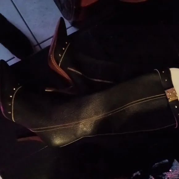 Louis Vuitton Black Heeled Boots size 39
