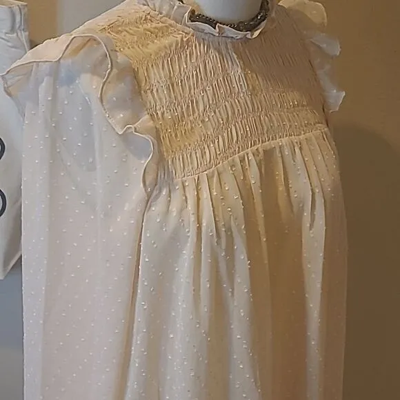 Loveriche Loose Fit Peasant Dress in Cream sz Small