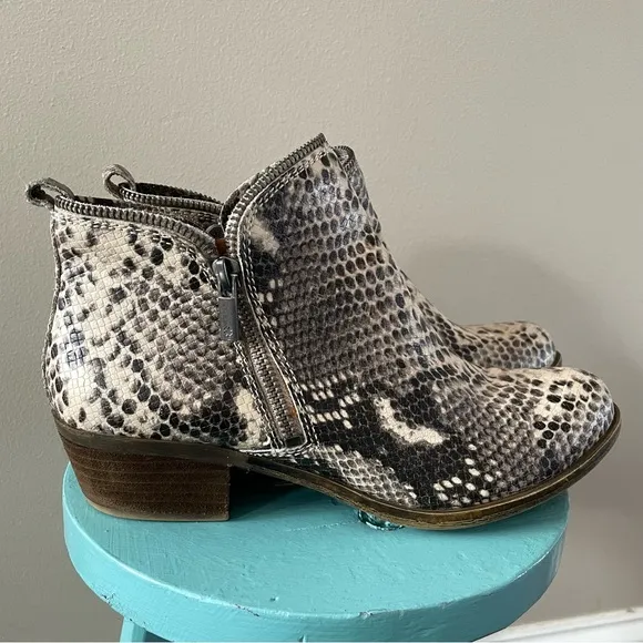 Lucky Brand Bartalino White Faux Snakeskin Zip Ankle Boots Women’s 38.5 / 8.5