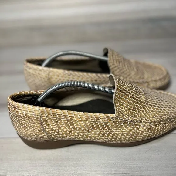 Luftpolster  Classic Loafers Slip on white snakeskin print  shiny Sz 9