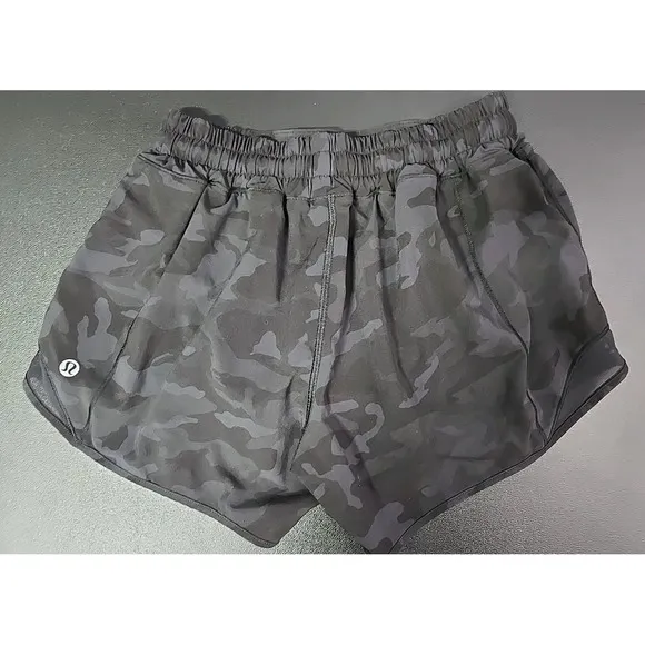LULULEMON Hotty Hot Short  Incognito Camo Grey Black Size 4 Gym Summer Fit