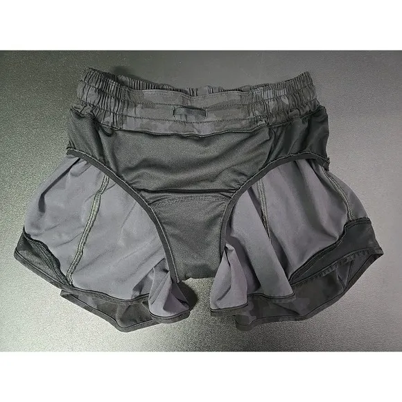 LULULEMON Hotty Hot Short  Incognito Camo Grey Black Size 4 Gym Summer Fit