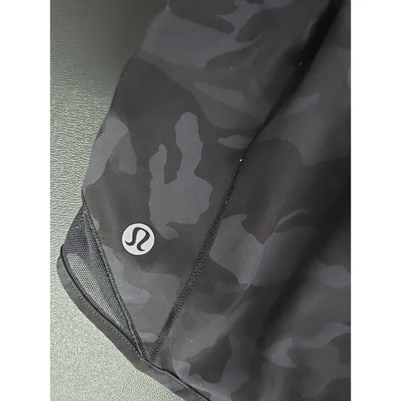 LULULEMON Hotty Hot Short  Incognito Camo Grey Black Size 4 Gym Summer Fit