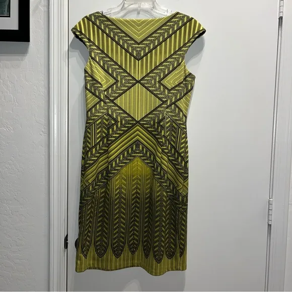 Maggy London Turquoise lace Boat Neck Midi Dress. Size: 8