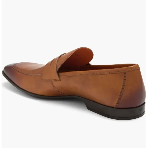 Magnanni men Vince Leather Penny Loafer color :cuero size 11 gently used