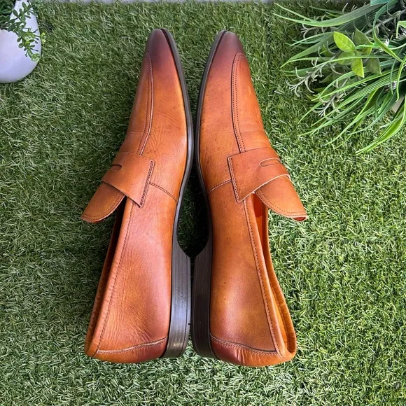 Magnanni men Vince Leather Penny Loafer color :cuero size 11 gently used