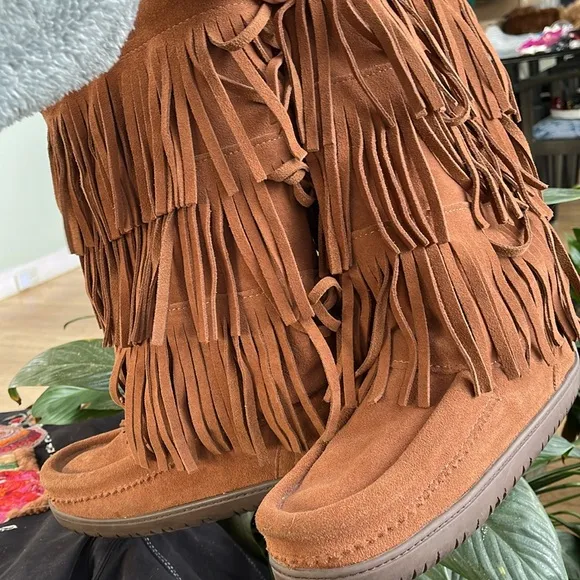 Manitobah Buffalo Dancer Chestnut Suede Fringe Boots WARM Shearling Lined🥶❄️