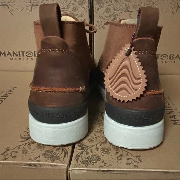 Manitobah Men’s Mesa Chukka Light Weight Boots Size 12
