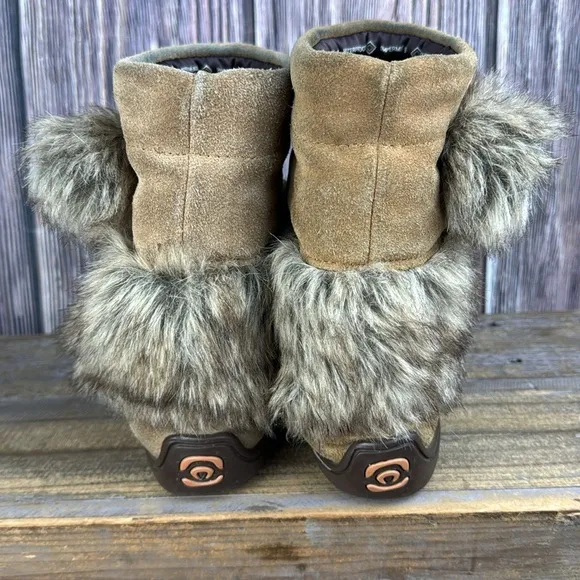 Manitobah Mukluks Waterproof Suede Boots- Size 1