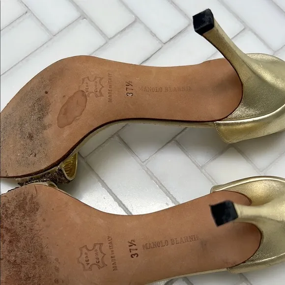 MANOLO BLAHNIK Gold Women's Heels