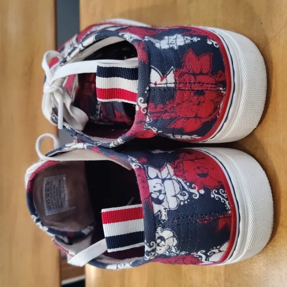Mark Nason Hawaiian skull floral beach shoes red white and blue size 10.5