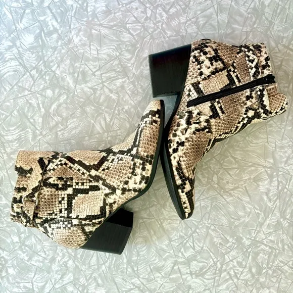 Market &amp; Spruce Stitch Fix Block Heel Snakeskin Zip Booties 7.5