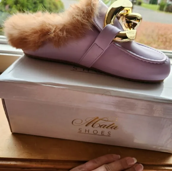 Mata shoes slip ons lavender faux fur lined 9 new in box