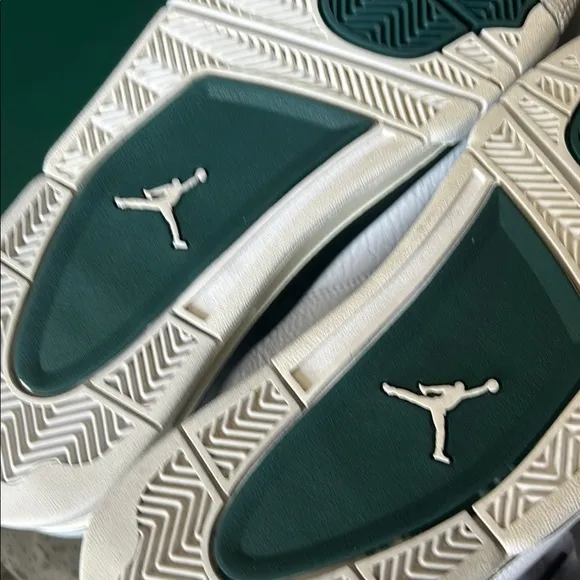 Men's Air Jordan 4 Retro White/Oxidized Green-White size 9.5m
