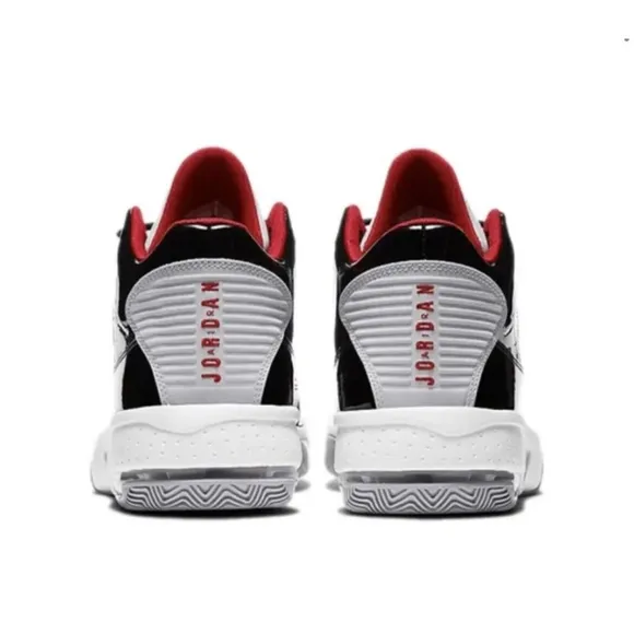 Mens Nike Air Jordan Max Aura 2 NEW Size 13 Black White Grey Shoes Sneaker