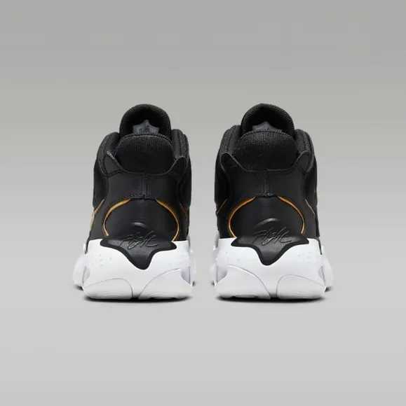 Mens Nike Jordan Max Aura 4 NEW Size 13 🔥 Black Gold Shoes Sneaker Air Jordans