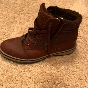 Mens Pajar hiking boots