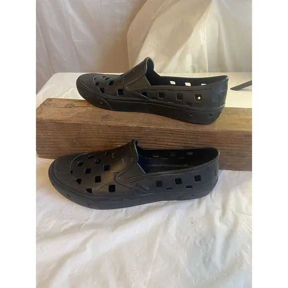 Men's Vans Trek Slip-On Black Plastic Shoes-Size 9-The Activewear/Water Shoe‎