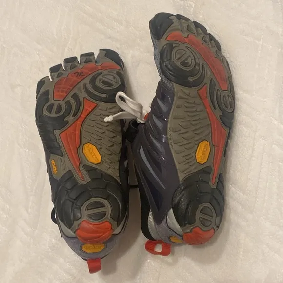 Men’s Vibram five fingers V train shoes