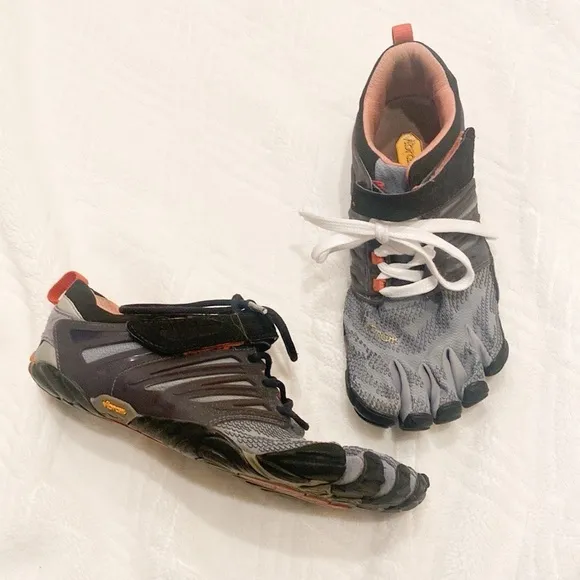 Men’s Vibram five fingers V train shoes