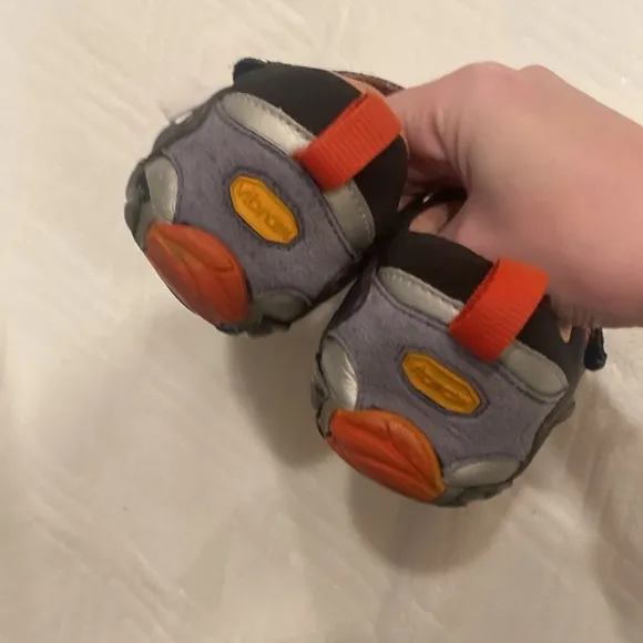 Men’s Vibram five fingers V train shoes