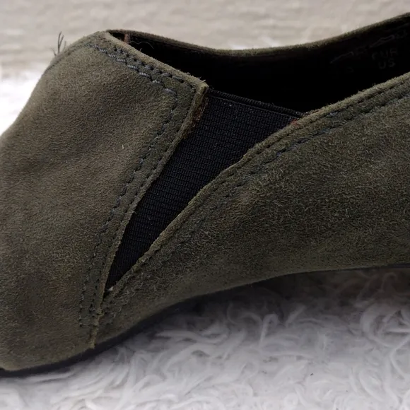 Mephisto Air-Jet Olive Suede Leather Round Toe Low Square Heel Slip On Loafer