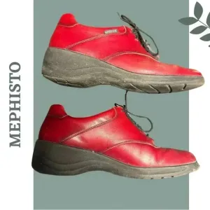 Mephisto Women’s Red Leather Lace Up Walking Shoe Wedge Size 7.5