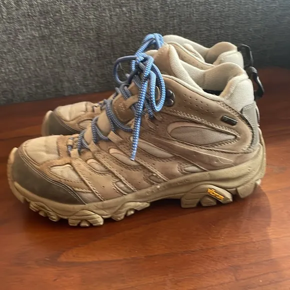 Merrell GoreTex Moab Hiking Boots Size 7.5
