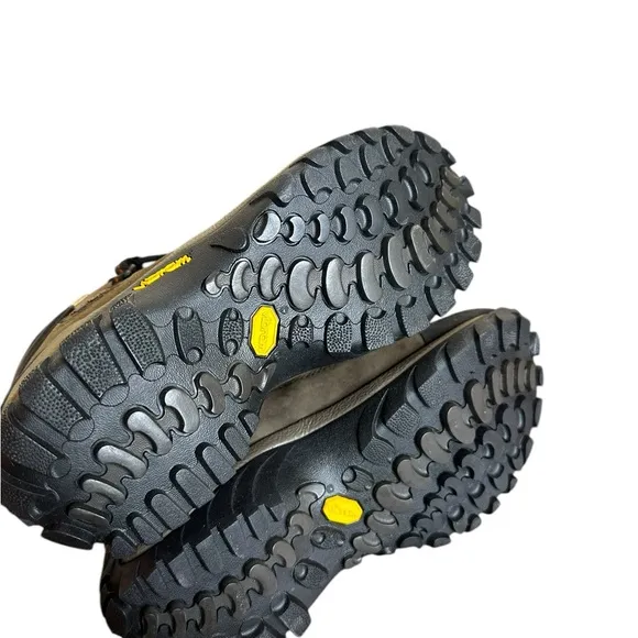 Merrell Phaser Peak Women’s hiking boots