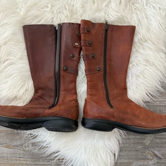 Merrell Tetra Launch Waterproof Boots in Cherry Brown